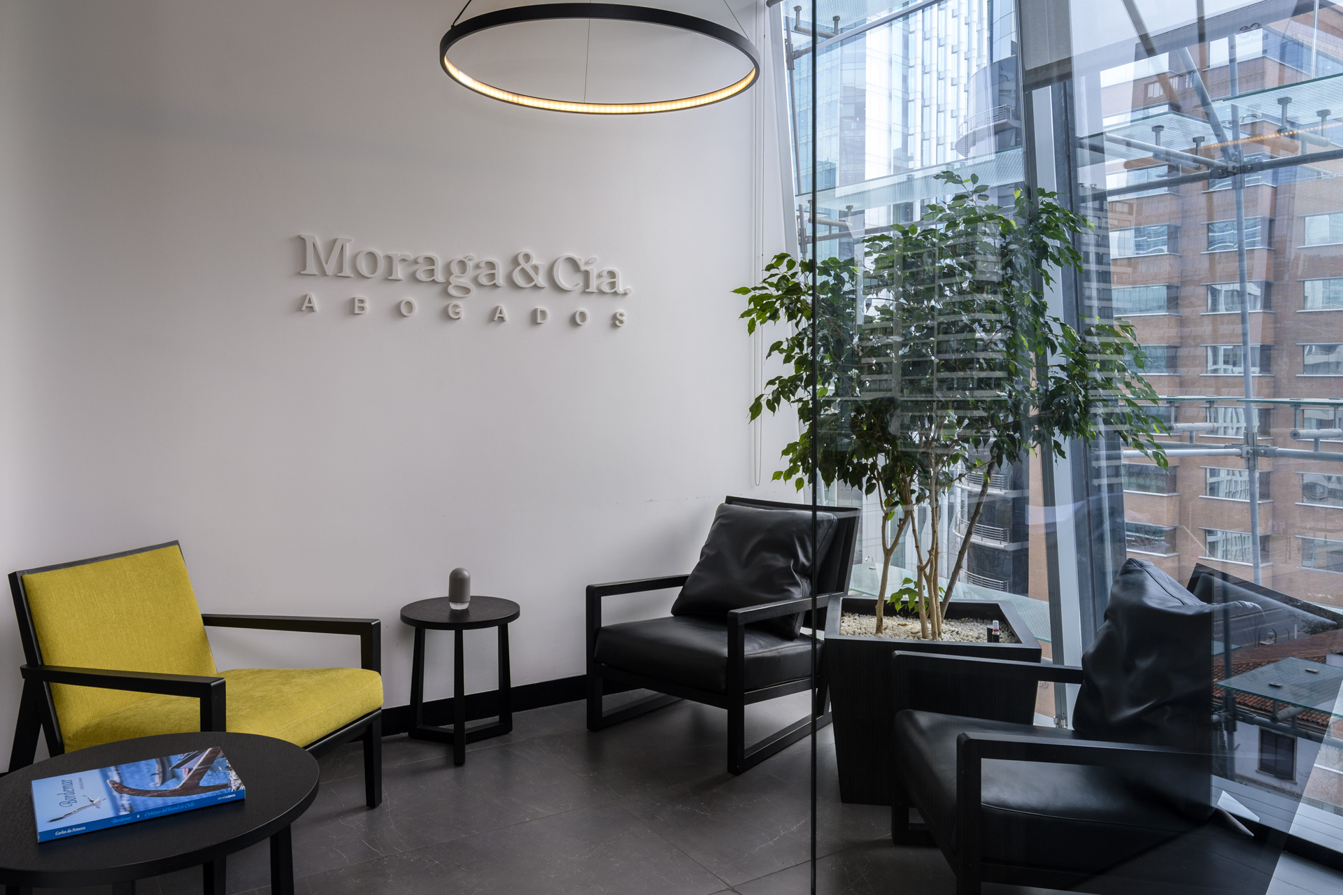 Recepción de oficinas de Moraga&Cía Abogados